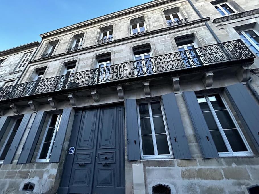Le Republique - Logements Avec Jardin Situes En Plein Coeur De Ville Et Proche Des Thermes โรชฟอร์ ภายนอก รูปภาพ